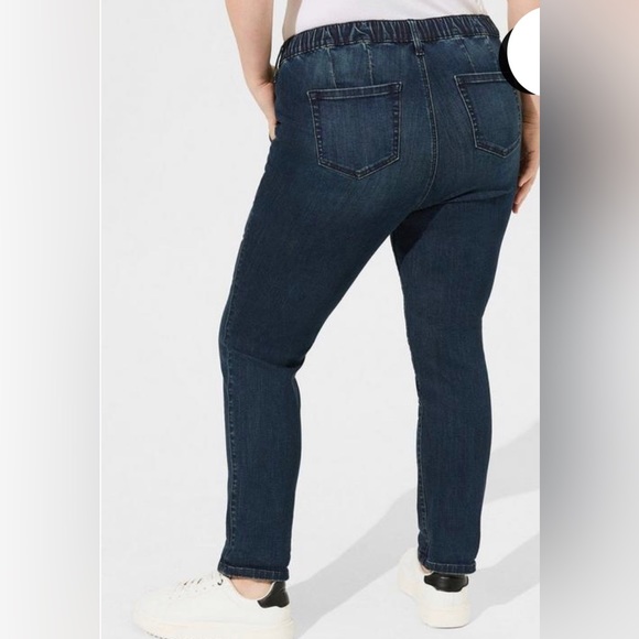 Torrid Pull-On Weekend Straight Super Soft Mid-Rise Jean - Picture 4 of 5